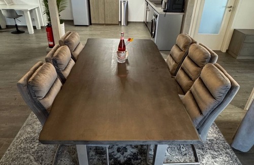 Bahrenfeld Apartment | Golden Grey Loft in Bahrenfeld, Volkspark and Arena