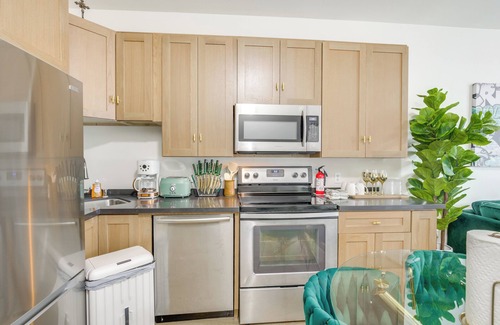 Golden Hill Condo | Golden Hill Gem 2 Mi to Gaslamp Quarter - Dogs OK!
