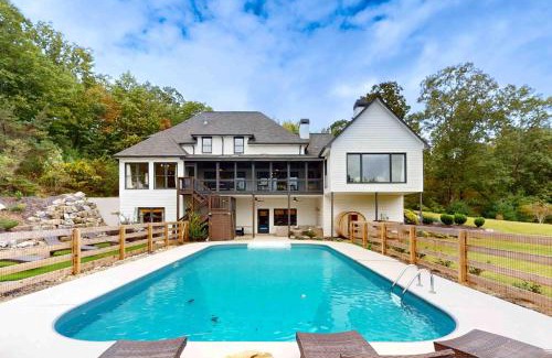 Cleveland House | Golden Hill Retreat