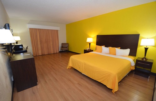 Wichita Hotel | Golden Hotel and Conference Centre