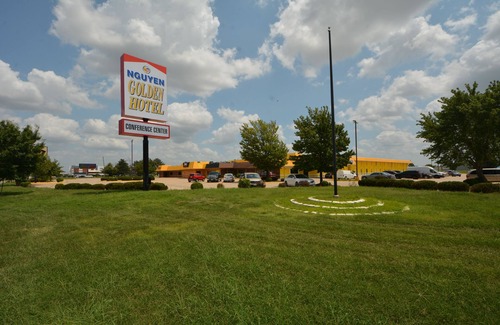 Wichita Hotel | Golden Hotel and Conference Centre