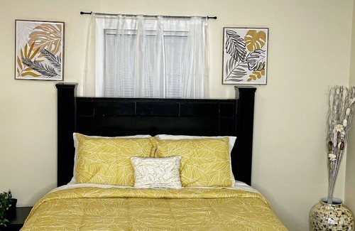 Fayetteville House | Golden Hour Cozy 1 Bd with Vibrant Game Room