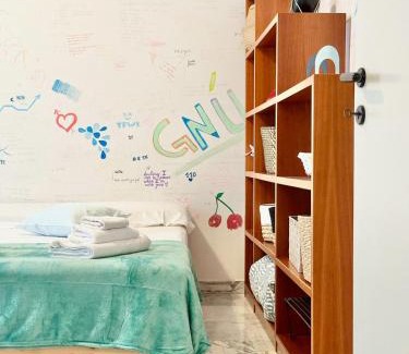 Casoretto Apartment | Golden Luxe - Graffiti House