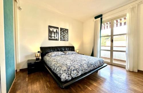 Marina di Pietrasanta House | Golden Luxe - Villa private garden next the Sea