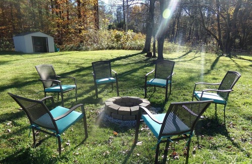 Nelsonville Cottage | Golden Moose Cottage with hot tub