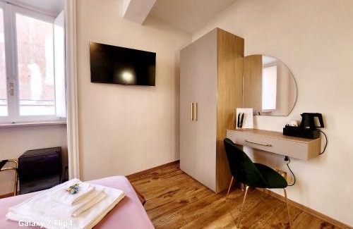 Rione VII Regola House | Golden Palace Luxury Guest House