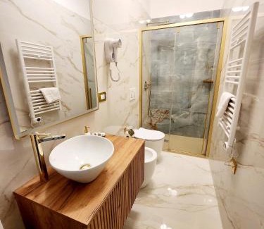 Rione VII Regola House | Golden Palace Luxury Guest House