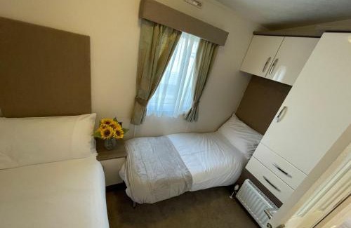 Chapel Saint Leonards Resort | Golden Palm Resort - The Cambridge Deluxe - Coastal Caravan Breaks