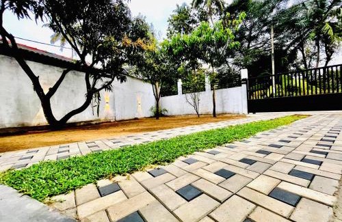 Seeduwa - Katunayake House | Golden Paradise Transit Hotel