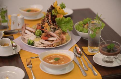 Hettimulla Resort | Golden Peacock Resort PVT