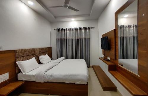 Amritsar Hotel | Golden Pearls By MP Home Stay Villa