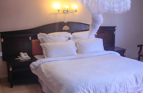 Monze Bed & Breakfast | Golden Pillow Lodge Monze