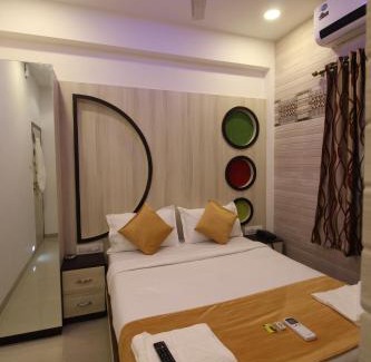Vile Parle West Hotel | Golden Residency