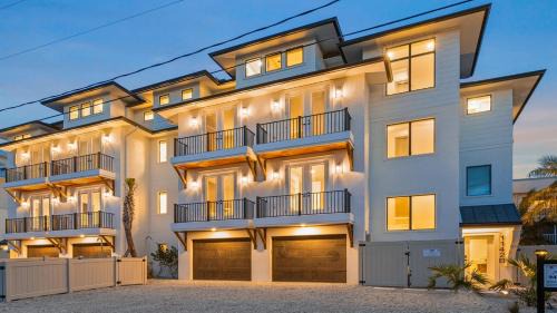 Siesta Key House | Golden Set
