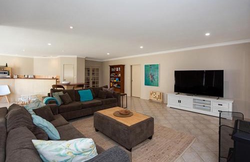 Quindalup House | Golden Summers in Dunsborough