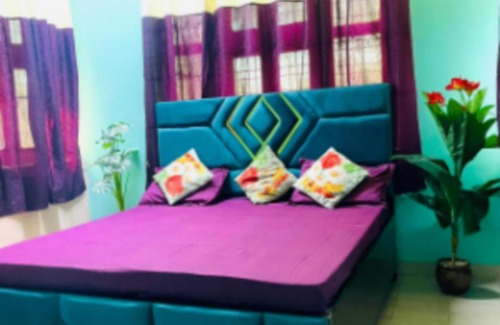 Gurugram House | Golden tulip by Private Pool farmhouse Gurgaon