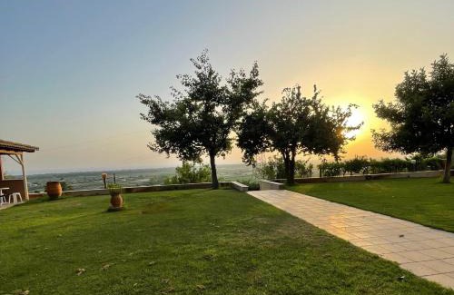 Kato Samiko House | Golden View Apartment 2