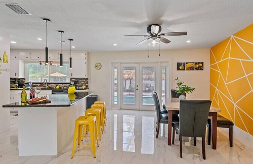 Bradenton House | GoldenVibes/BBQ/Pool/4BD/3BA/Game Room/Minigolf/Pickleball.