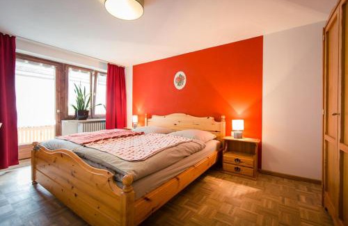 Zaumberg Bed & Breakfast | Goldiger Hirsch by Alpino STAY