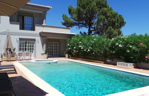Vale do Garrao House | Golf and Beach Villa in Algarve Portugal
