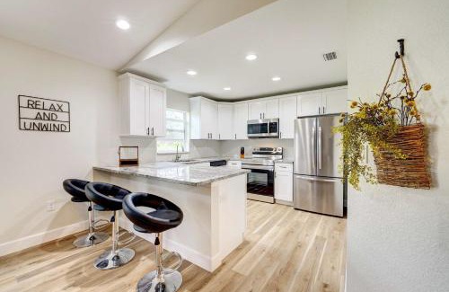 Sun 'N Lake House | Golf and Pool Access Pet-Friendly Sebring Home!