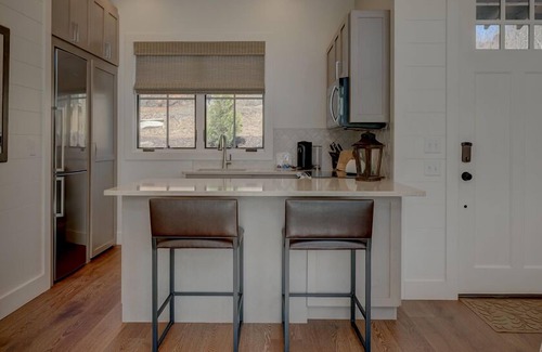 Mineral Bluff Cottage | Golf and Riverfront Cottage | King Bed | Group Availability
