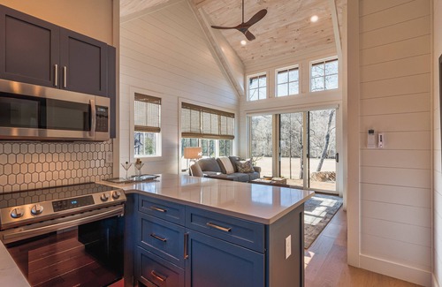 Mineral Bluff Cottage | Golf and Riverfront Cottage | King Bed | Group Availability