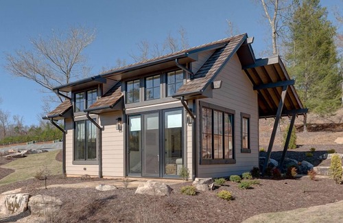 Mineral Bluff Cottage | Golf and Riverfront Cottage | King Bed | Group Availability