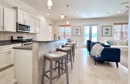 Villa Lago House | Golf Cart ☀️ *Heated Pool | Golf Course Lake View | Massive Master Suite ☀️ Beach Chairs