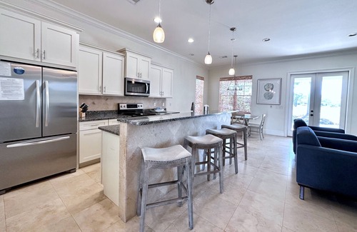 Villa Lago House | Golf Cart ☀️ *Heated Pool | Golf Course Lake View | Massive Master Suite ☀️ Beach Chairs