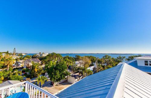 Bradenton Beach House | Golf Cart Included, Close to Beach, Pool Slide Spa, Elevator