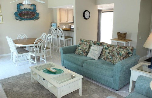 Fort Walton Beach - Destin Villa | Golf Cart! Pool on Lake! Linkside Village 466!