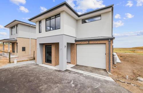 San Remo House | Golf Club Mystic Tides by Ready Set Stay