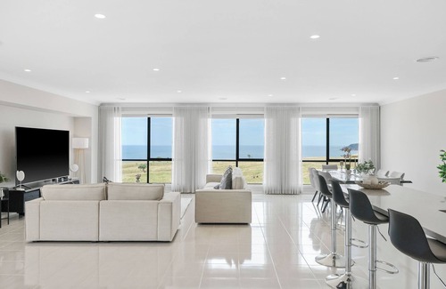 San Remo House | Golf Club Seaside Serenity by Ready Set Stay