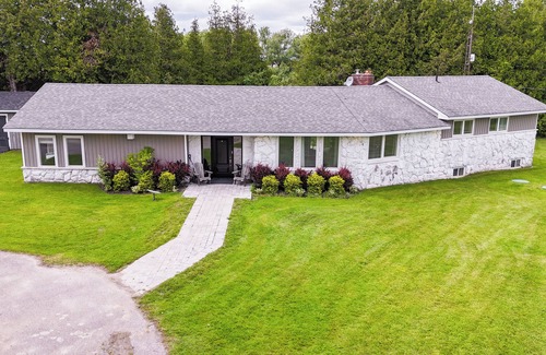 Lindsay House | Golf Course Cottage in Little Britain
