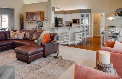 Hot Springs Village House | Golf course home for family, friends and fun!