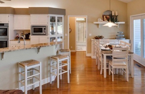 Hot Springs Village House | Golf course home for family, friends and fun!