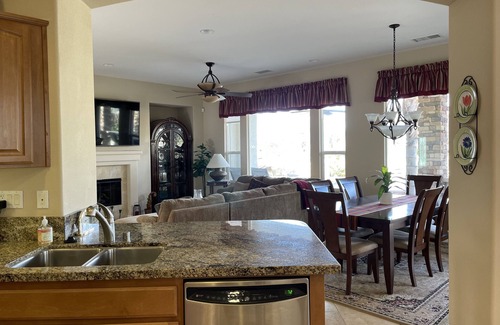 La Quinta House | Golf Course home w/Casita, pool/Spa, Waterfall, Outdoor Kitchen and Fire Pit