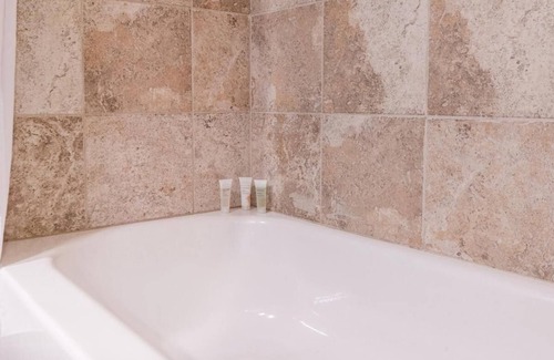Rancho Santa Fe Hotel | Golf Course Luxury Getaway w/Spa, Pool & Sun-Kissed Beaches
