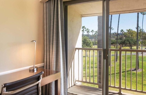 Rancho Santa Fe Hotel | Golf Course Luxury Getaway w/Spa, Pool & Sun-Kissed Beaches