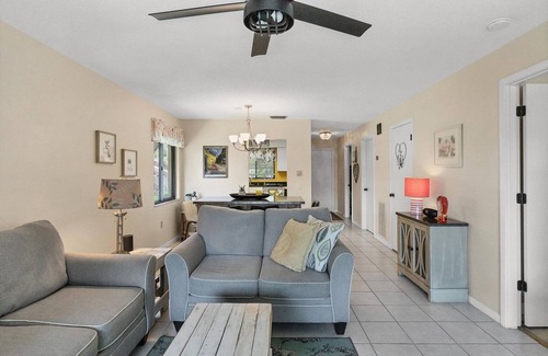 The Meadows Condo | Golf Course View Vacation Oasis in The Meadows