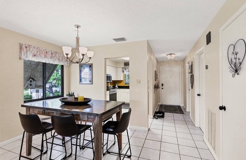 The Meadows Condo | Golf Course View Vacation Oasis in The Meadows