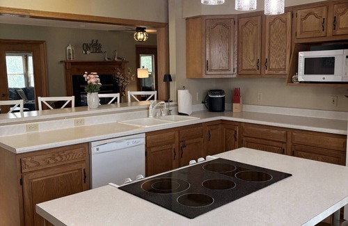 Apple River House | Golf Course Views & Family Fun – Large Apple Canyon Lake Vacation Home