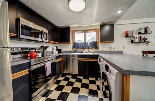 The Woods Cabin | Golf Course Views, Fireplace, Games & Pool Access