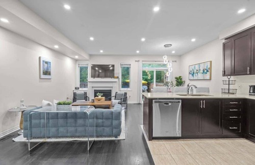 Lakeview House | Golf Course Views, Private Patio Retreat