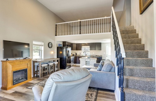 Oakland City House | Golf Course Views: Oakland City Retreat