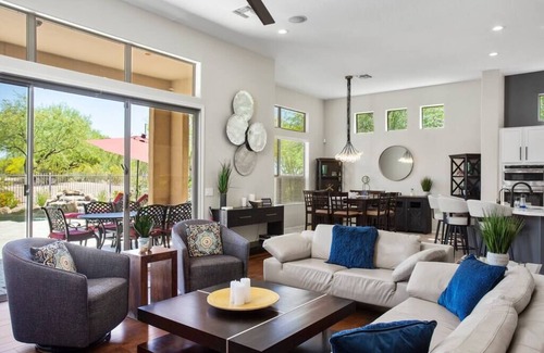 Desert Ridge House | Golf Course Villa! Saltwater Pool & Putting Green