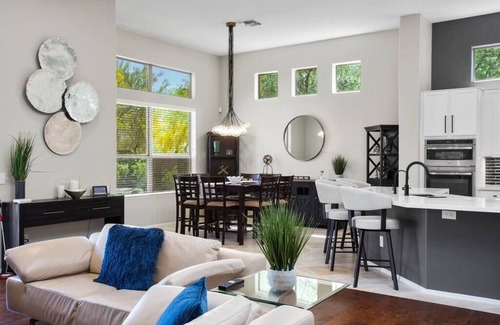 Desert Ridge House | Golf Course Villa! Saltwater Pool & Putting Green