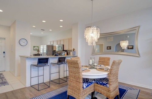Rural Estates Villa | GOLF ENTHUSIASTS? PRESTIGIOUS VANDERBILT COUNTRY CLUB, 2 BED-2 BATH + DEN HOME