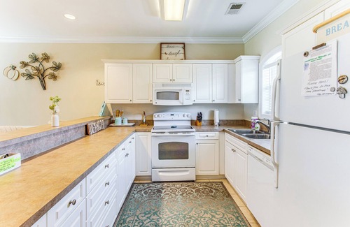 Little River Condo | Golf Getaway by Casino, Dolphin Cruises + Beach!